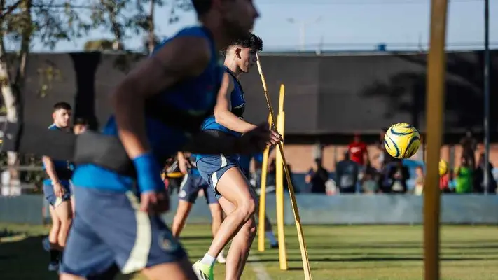 ¡De vuelta al Nido! 'Cabecita' Rodríguez regresa a los entrenamientos con América