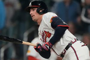 Braves remontan déficit de seis carreras para vencer 8-9 a Diamondbacks