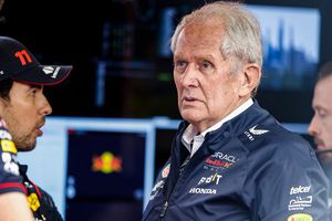 Helmut Marko ve 'muy posible' que Checo Pérez se quede en Red Bull para 2025