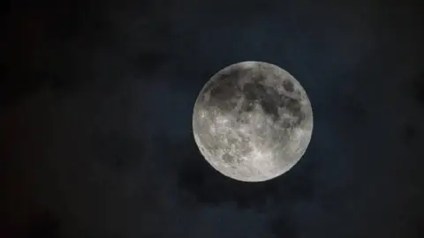 Eclipse lunar de marzo de 2024: ¿Dónde, a qué hora y cómo verlo?