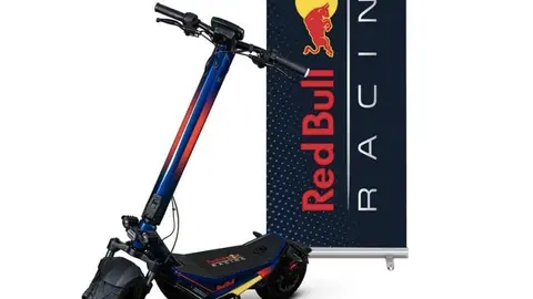 Scooter Electrico de Red Bull Racing llega a tiendas departamental mexicanas