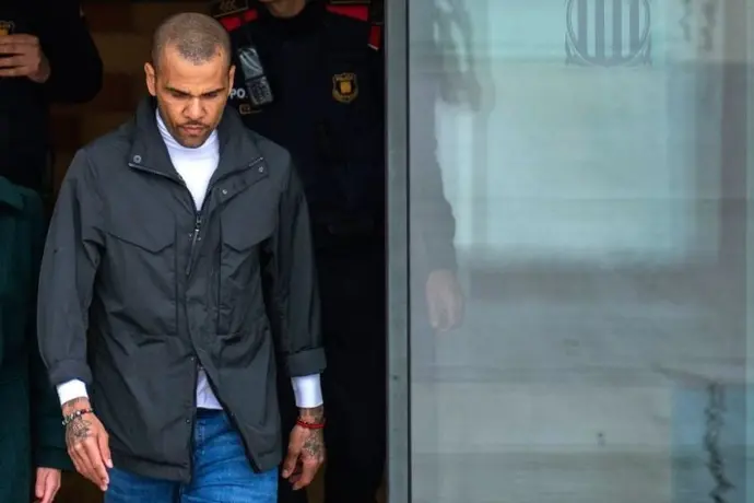 Dani Alves compareció por primera vez desde que salió en libertad