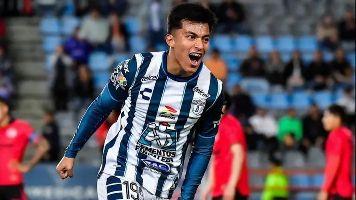 ¡Emotivo! Emilio Rodríguez festejó su primer gol en Primera División con sus padres