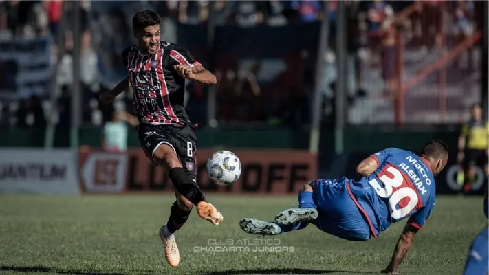 Tigre vs Chacarita Jrs fue suspendido luego de un botellazo contra un jugador