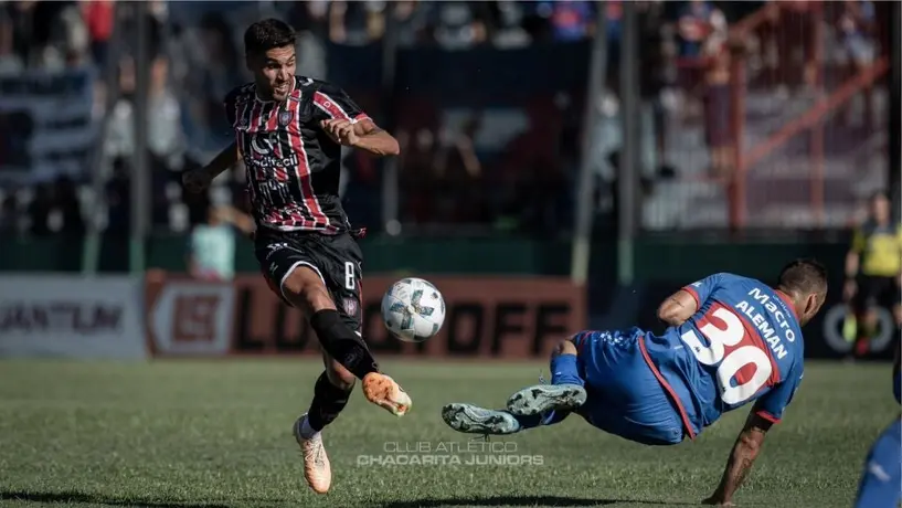 Tigre vs Chacarita Jrs fue suspendido luego de un botellazo contra un jugador