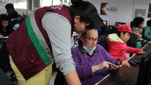 PILARES entregará becas para mujeres estudiantes de 30 años en adelante