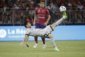 Abuela narró e 'imitó' la chilena de Messi que implsó triunfo del PSG