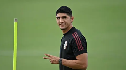 Alan Pulido sobre Selección Mexicana: "Importa más tener jugadores con cinco mundiales"