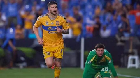 ¡Osote! Portero de Columbus Crew comete terrible error y 'regala' gol a Tigres