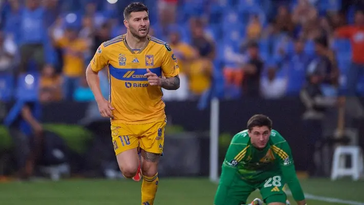 ¡Osote! Portero de Columbus Crew comete terrible error y 'regala' gol a Tigres