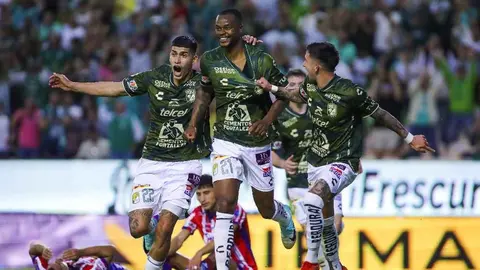 ¡Hicieron la hombrada! León venció a Atlético de San Luis con un hombre menos