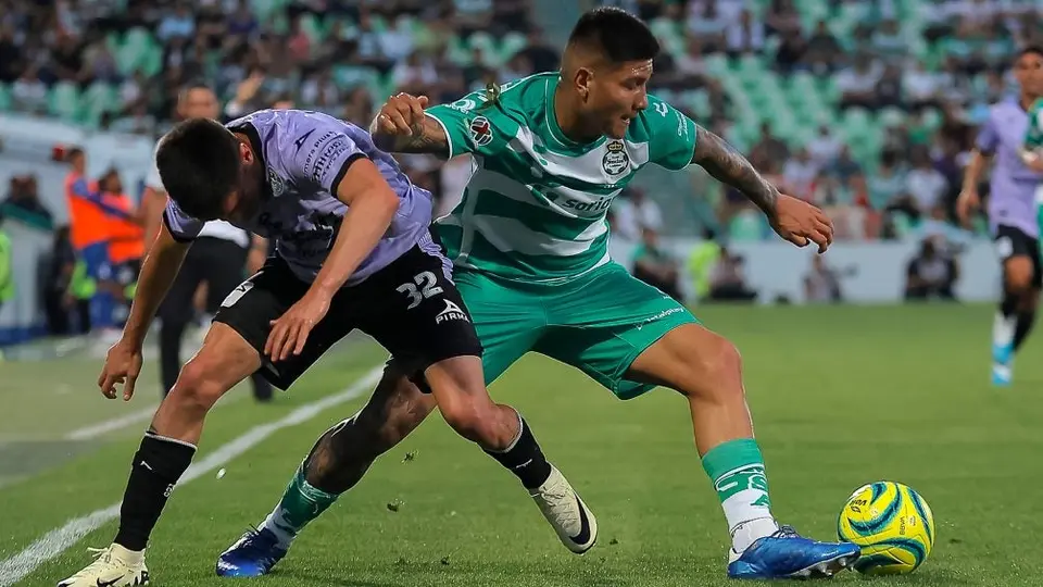 ¡Primera victoria de Ambriz! Santos Laguna vence por la mínima a Mazatlán