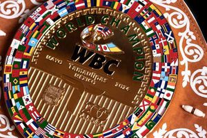 Fue presentado el cinturón que disputarán Canelo Álvarez y Jaime Munguía