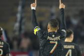 Mbappé arrancó en la banca, entró y le dio la victoria al PSG ante el Nantes