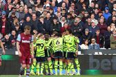 Aficionados del West Ham abandonan el estadio antes del medio tiempo tras goleada vs Arsenal