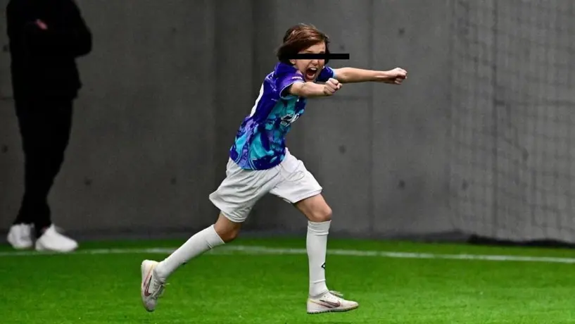Hijo de Luis García falla un penalti pero se redime y anota gol en la People's League