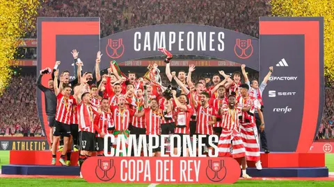 Policía autonómica abrió expediente a jugadores de Athletic Club por fiesta improvisada en Bilbao
