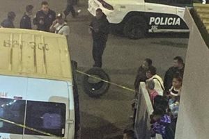 Un policía logra frustrar un robo en Iztapalapa, pero es agredido con una navaja