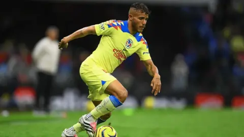 Jona Dos Santos sobre la posibilidad de ir al Mundial de Clubes: "Hay que ir paso a paso"