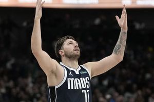 Luka Doncic hace historia con seis triples dobles al hilo en la NBA con 30 puntos o más
