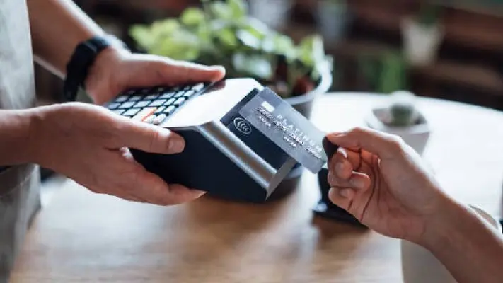 Tener un historial crediticio positivo es fundamental para una base financiera estable