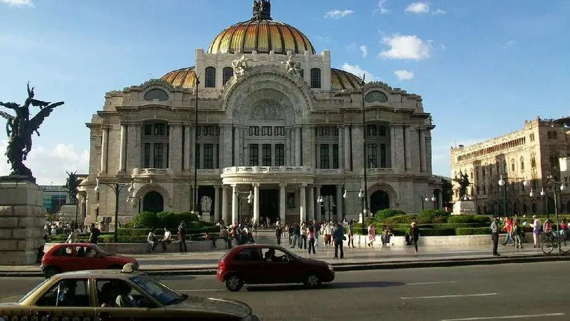 Hoy No Circula: 01 de abril ¿Qué autos descansan este lunes?
