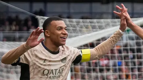 ¿Jugar de nueve? Esta es la posición ideal para Kylian Mbappé en el Real Madrid
