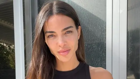 Joana Sanz, aún esposa de Dani Alves, aparece en redes sociales tras sentencia del brasileño