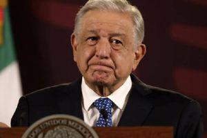 Más del 50% de los mexicanos creen que AMLO recibió dinero del narcotráfico durante su campaña presidencial
