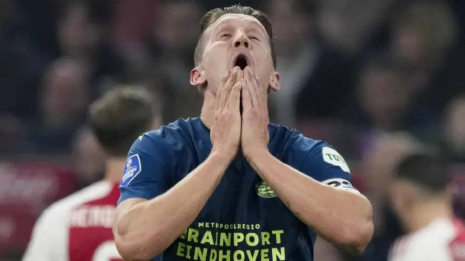 PSV empata de visita ante Ajax; Chucky Lozano jugó los 90 minutos
