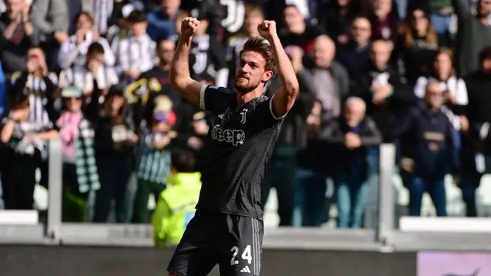 Juventus derrota de último minuto a Frosinone y rompe racha sin victorias