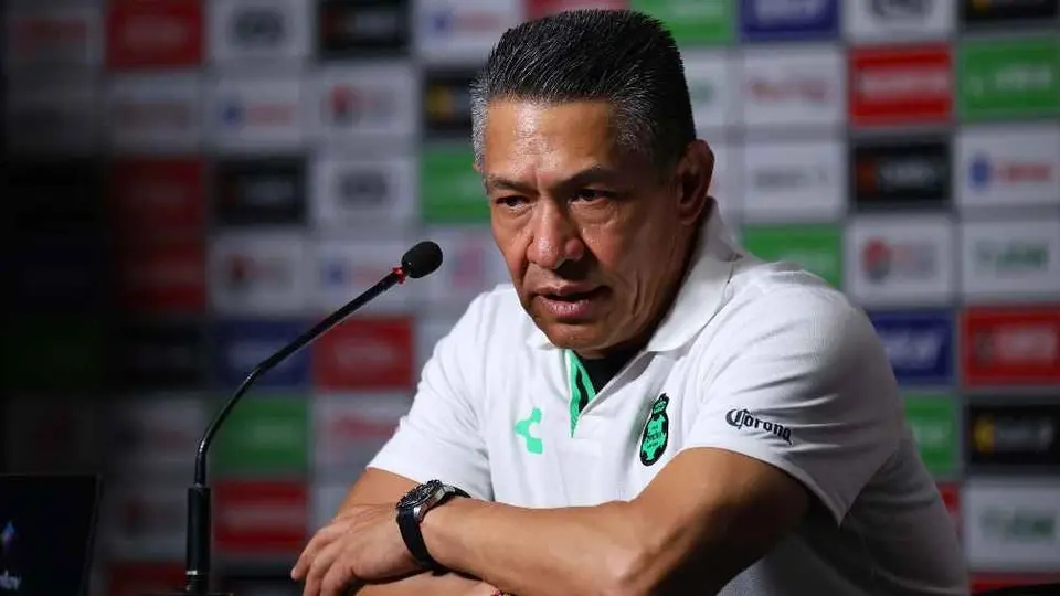 Nacho Ambriz reflexiona sobre las exigencias extracancha para entrenadores mexicanos
