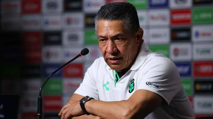 Nacho Ambriz reflexiona sobre las exigencias extracancha para entrenadores mexicanos