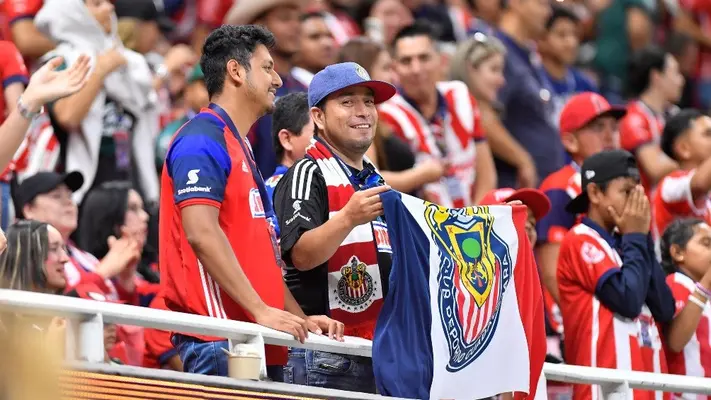 97 personas fueron detenidas tras riña en las inmediaciones del Estadio Akron