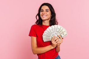 Pagar más por ser mujer; ¿Qué es el impuesto rosa?