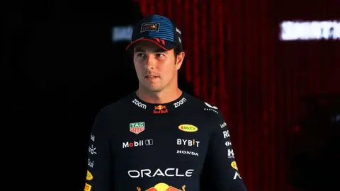 Checo Pérez busca un contrato por dos años con Red Bull