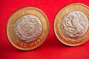 Moneda de 10 pesos se pone a la venta en 2.5 millones de pesos por error de emisión