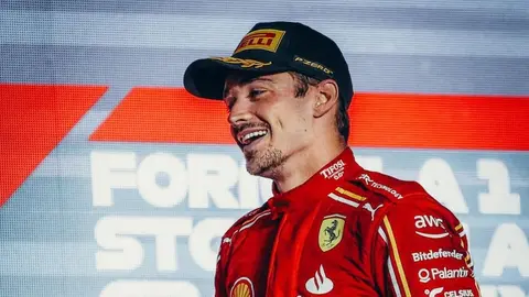 ¡Jugada maestra! Aficionada le pide un autógrafo a Charles Leclerc en acta de matrimonio