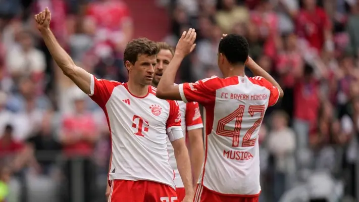 Bayern Munich derrota al Koln y le pone pausa a los festejos del Leverkusen por el título