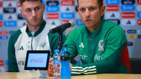 ¡Anticipa su salida! Jaime Lozano reveló que Santiago Giménez no estará mucho en Feyenoord