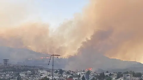 Reportan incendio en zona de Atizapán