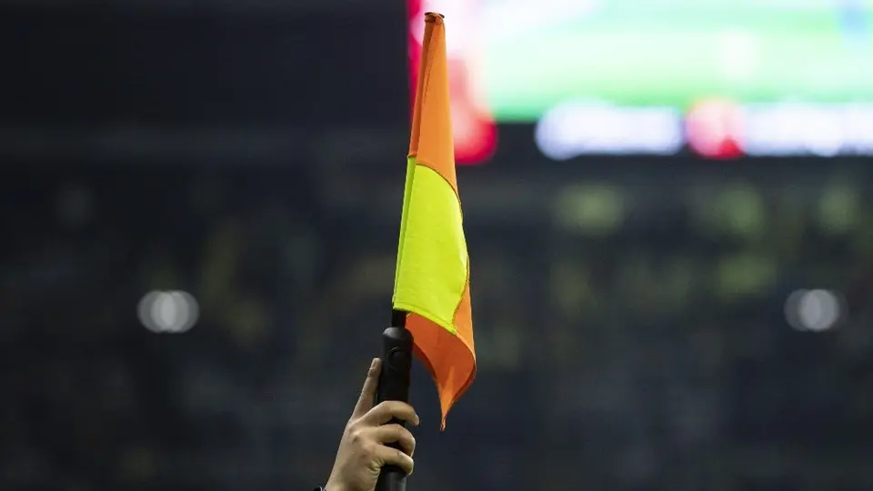 Asociación Uruguaya de Árbitros para la liga por una agresión a un asistente