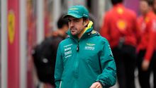 ¡Adiós rumores! Fernando Alonso firma renovación multianual con Aston Martin