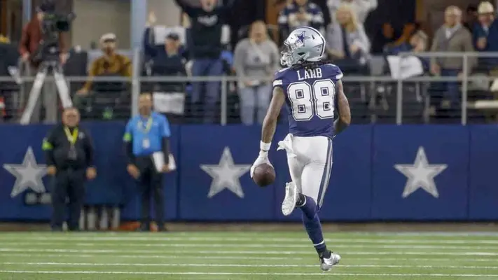 Cee Dee Lamb está apartado de los entrenamientos con Dallas a la espera de un nuevo contrato