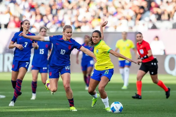 ¡Concacaf es roja y azul! Estados Unidos venció 1-0 a Brasil y es campeón de la Copa Oro W