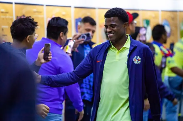 Javairo Dilrosun ya entrenó con América y podría debutar ante León