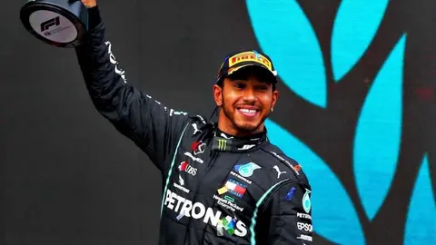 Revelan que Michael Schumacher sería feliz de ver a Hamilton en Ferrari