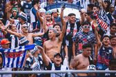 ¡Lamentable! Riña entre aficionados de Alianza Lima y Universitario deja a dos menores heridos