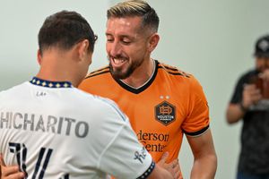 Video: Chicharito y Héctor Herrera se reencontraron previo al All-Star Game