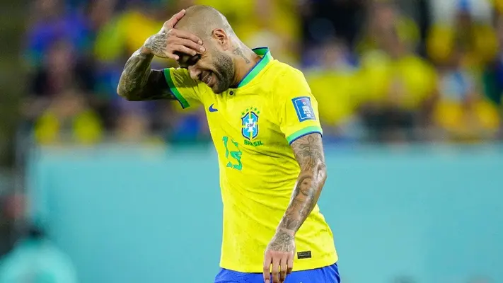 ¡Quiere volver a las canchas! Dani Alves busca ser absuelto y volver a vivir del futbol